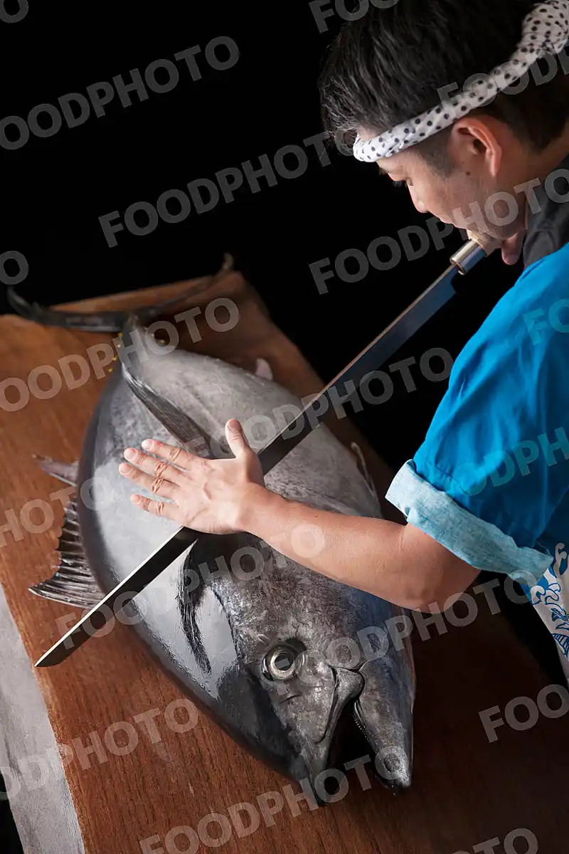 鮪の解体風景