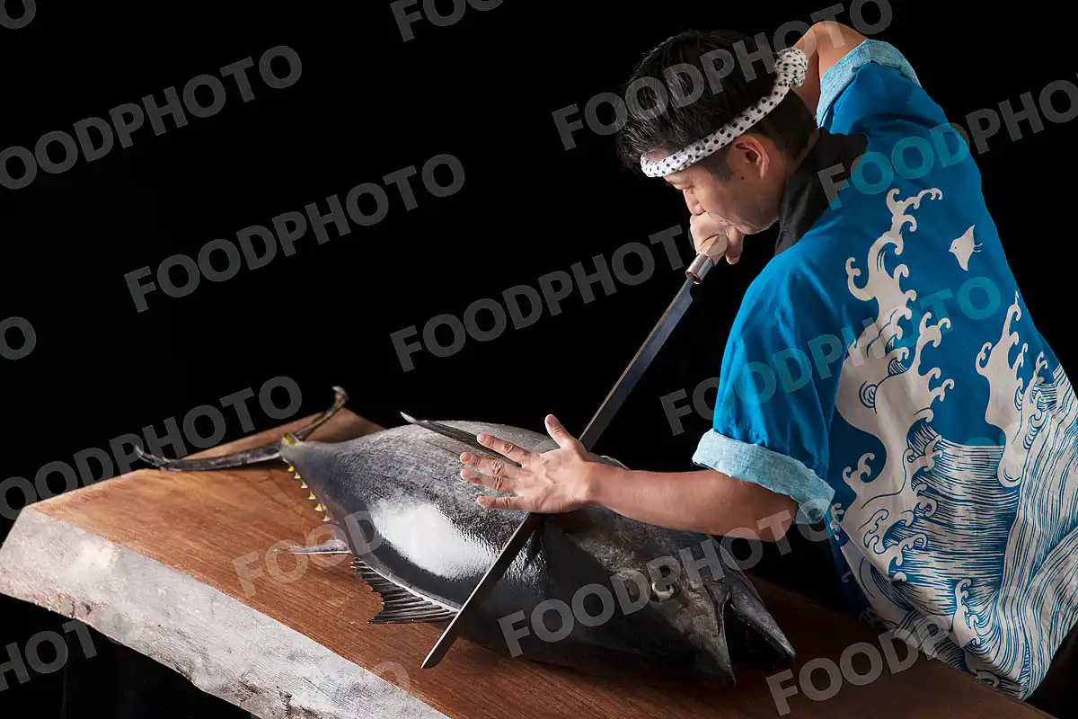 鮪の解体風景