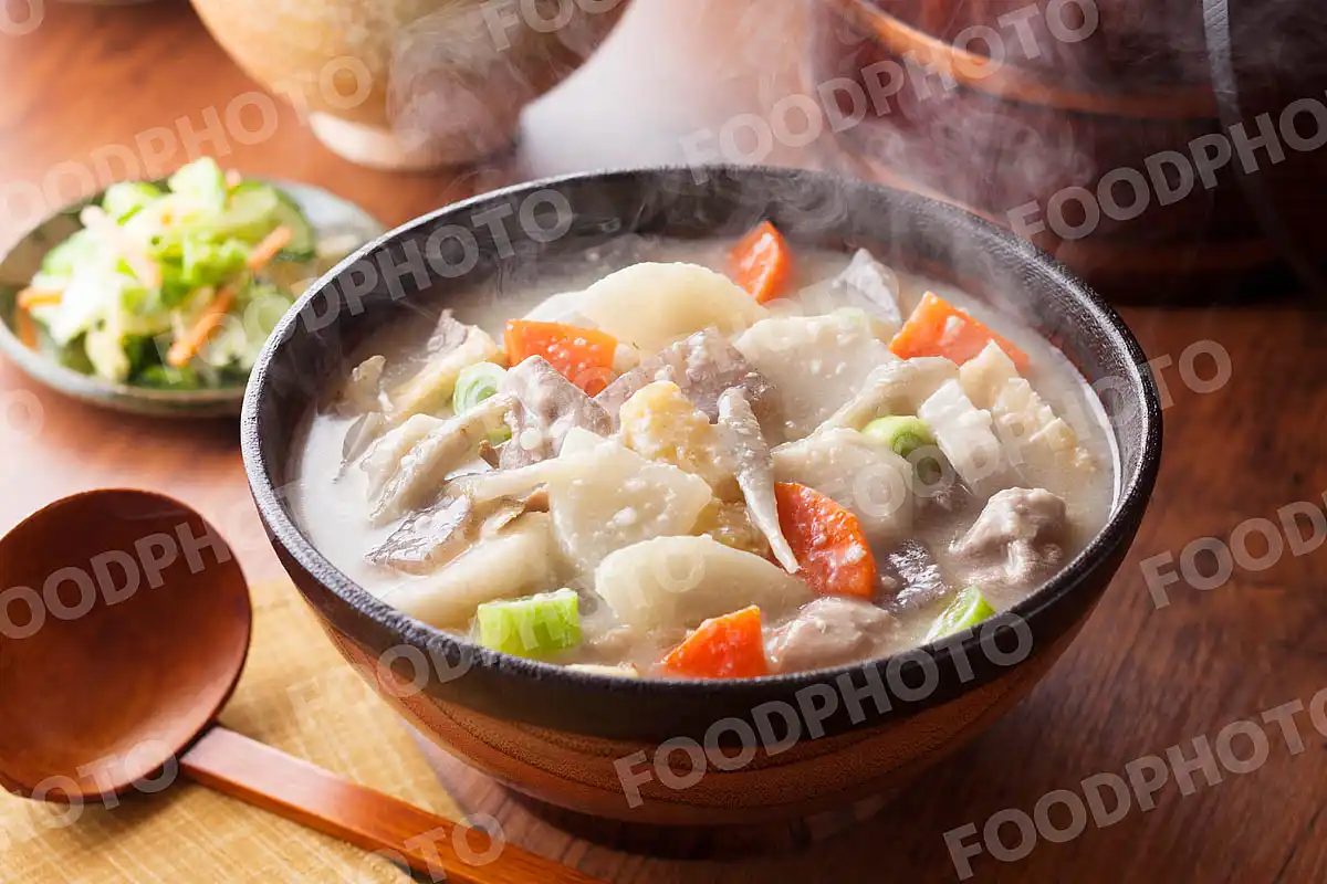 豚肉と根菜の粕汁