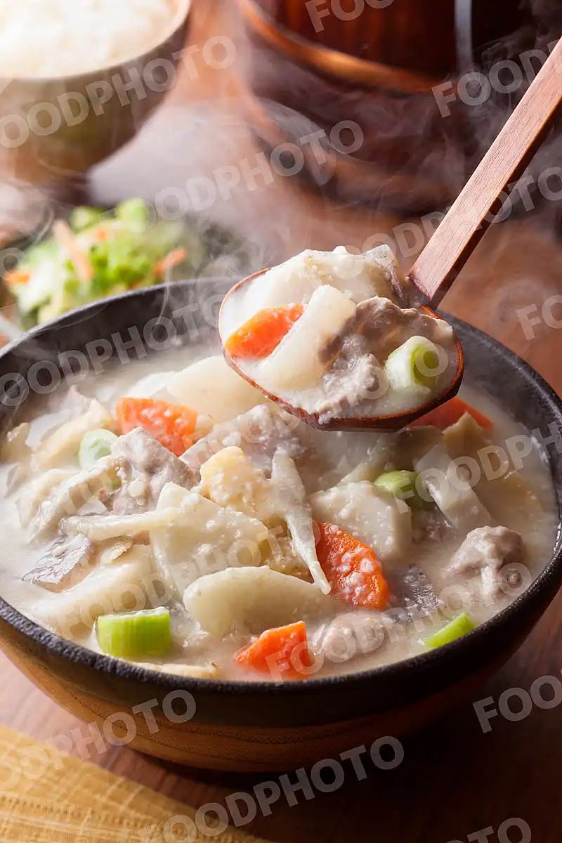 豚肉と根菜の粕汁