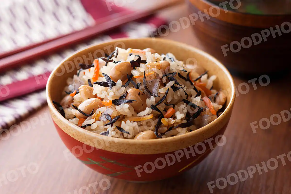 大豆とひじきの炊き込みご飯  