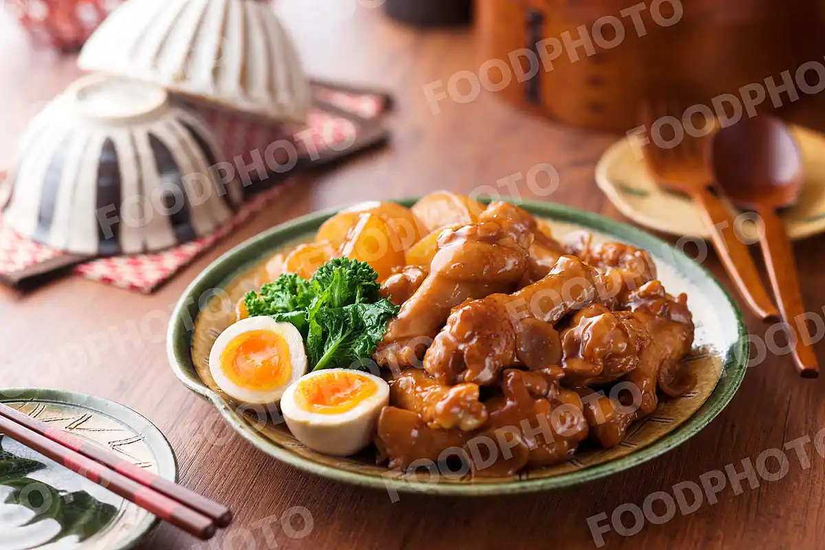 鶏手羽元と大根の煮物