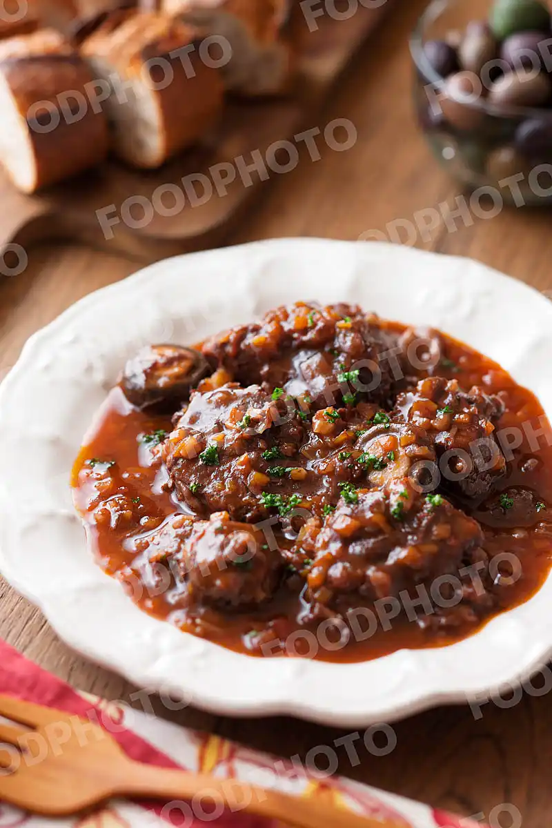 牛スネ肉の赤ワイン煮込み
