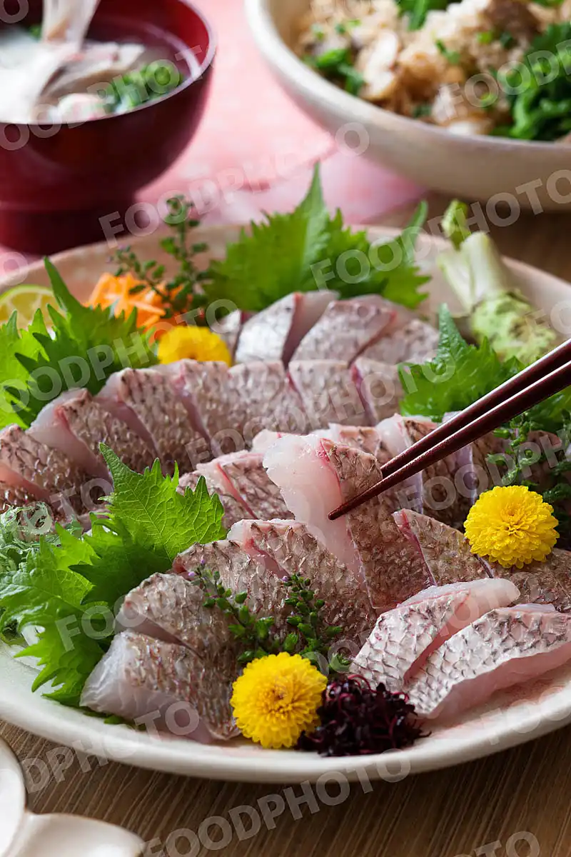 鯛のお刺身 / 鯛の松皮造り