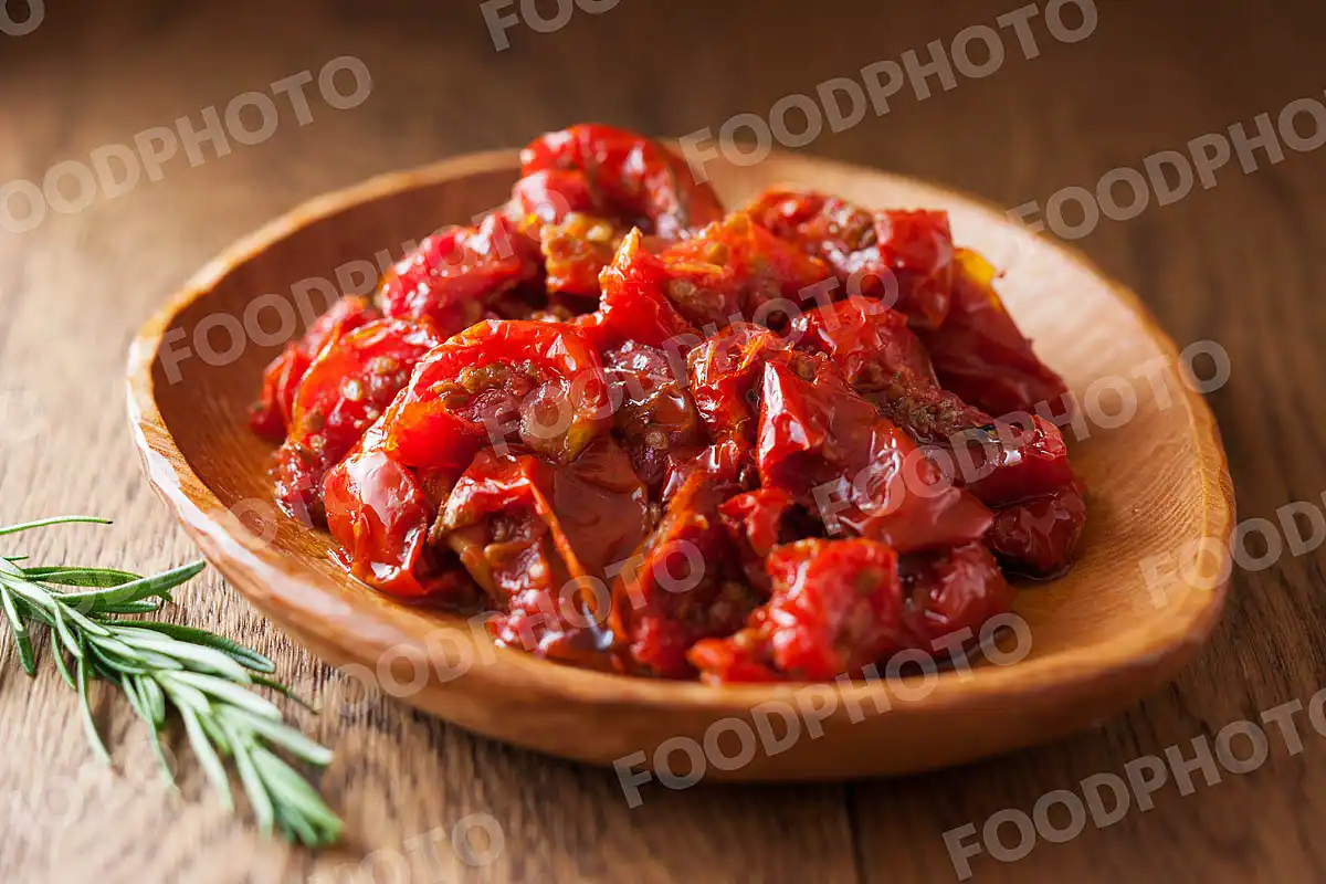 乾燥トマトのオイル漬け