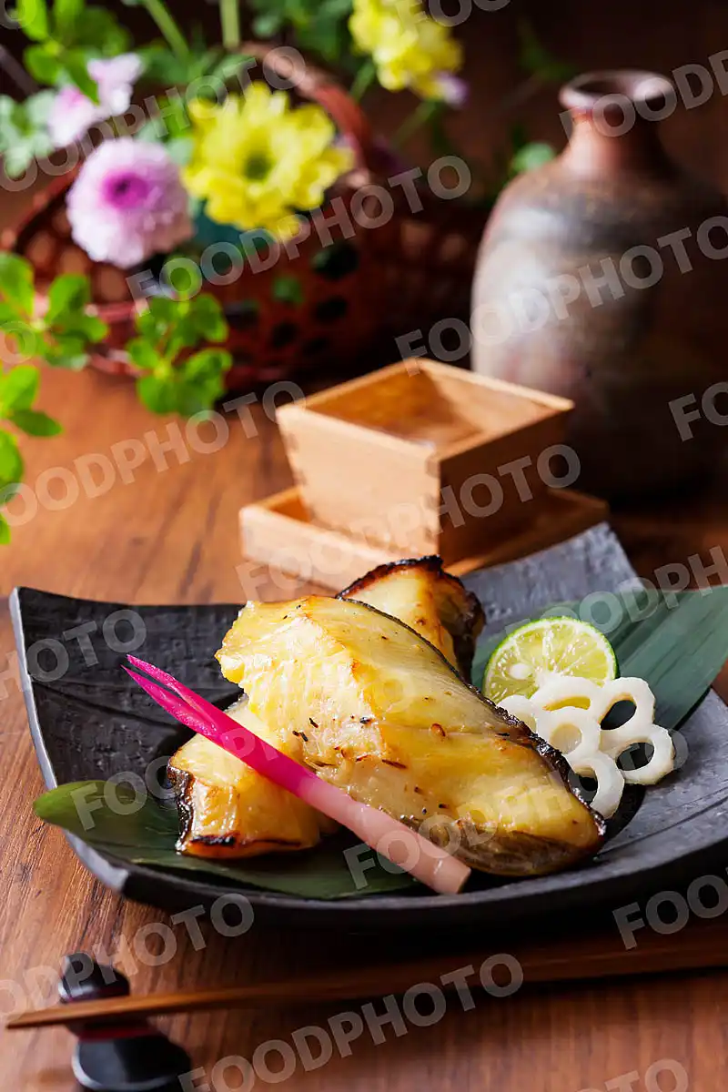 銀鱈の西京焼きと日本酒