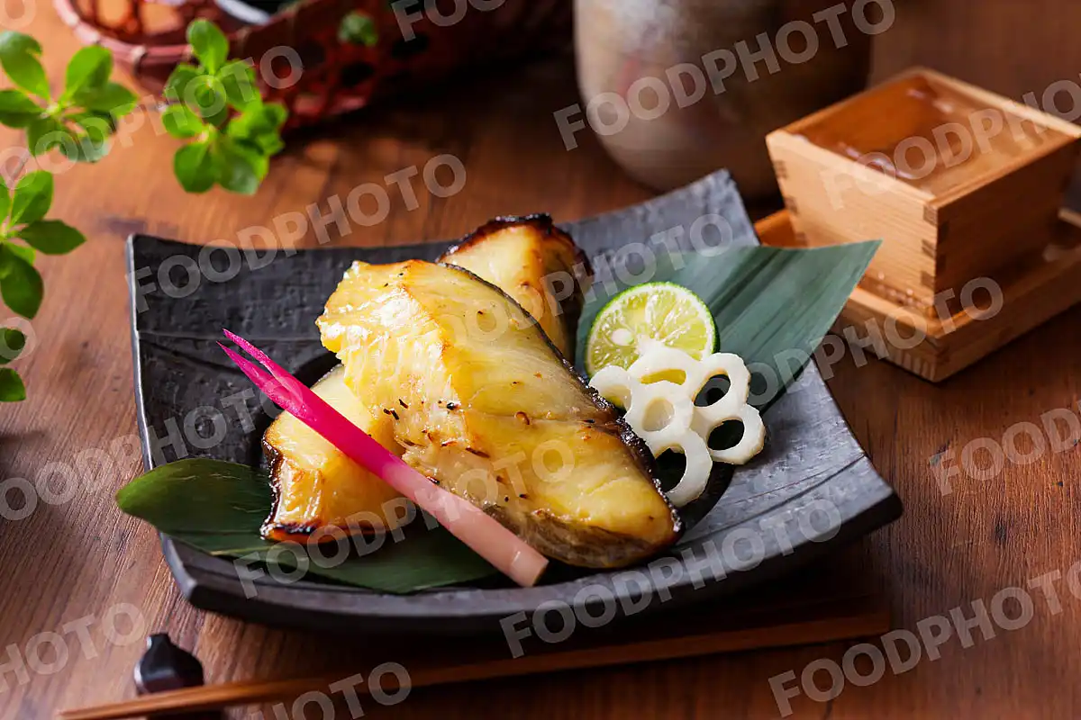銀鱈の西京焼きと日本酒