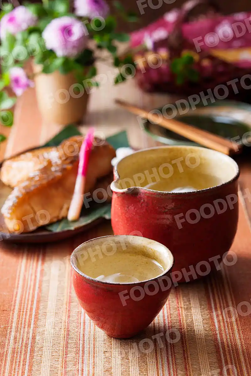 日本酒とカラスガレイの味噌漬け焼き