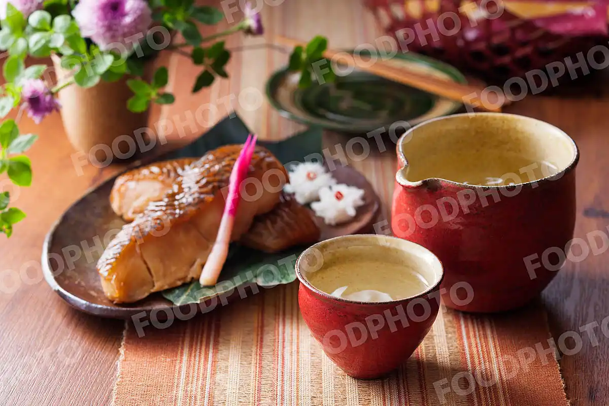 日本酒とカラスガレイの味噌漬け焼き