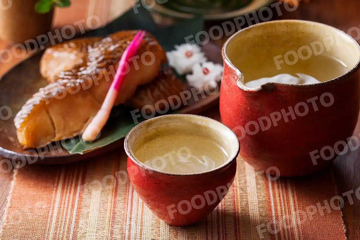 日本酒とカラスガレイの味噌漬け焼き