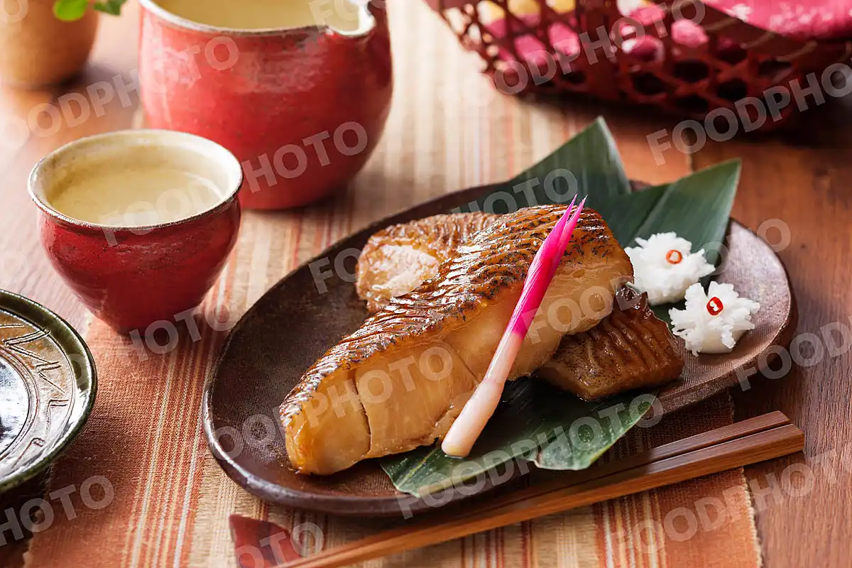 カラスガレイの味噌漬け焼きと日本酒