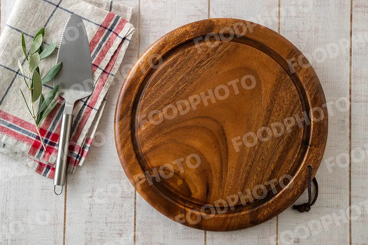 力強い木目のチョッピングボード