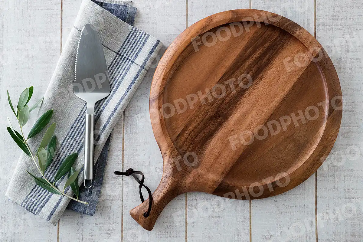 力強い木目のチョッピングボード