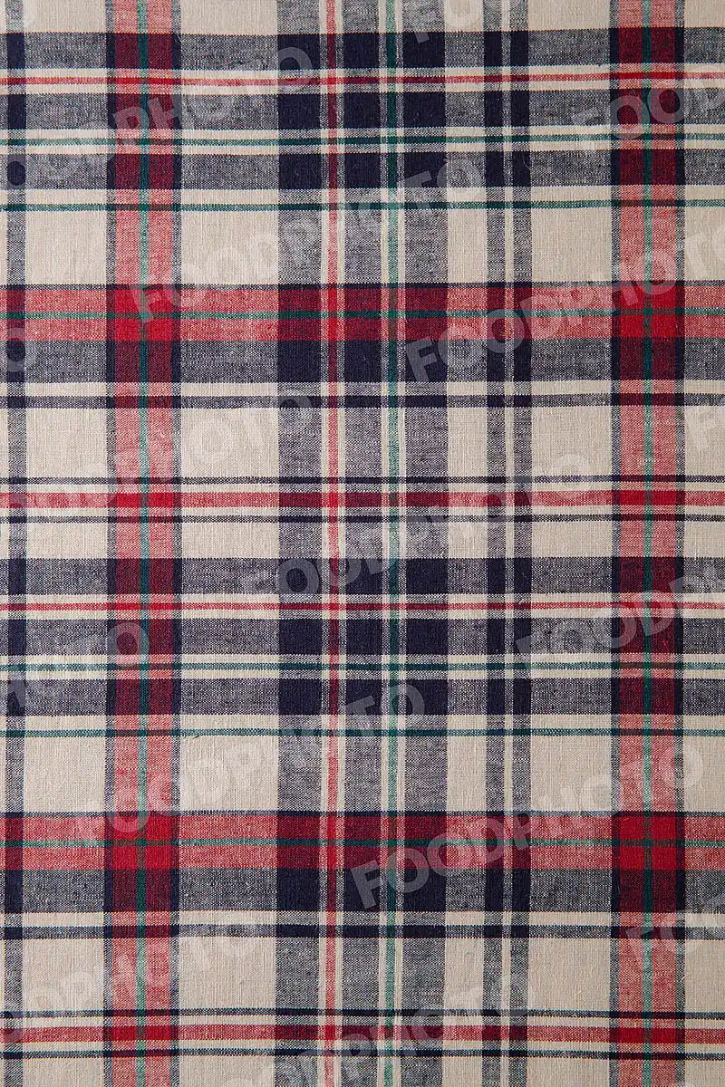 ネイビー・レッド・グリーン・ホワイト / チェック柄テーブルクロス。 