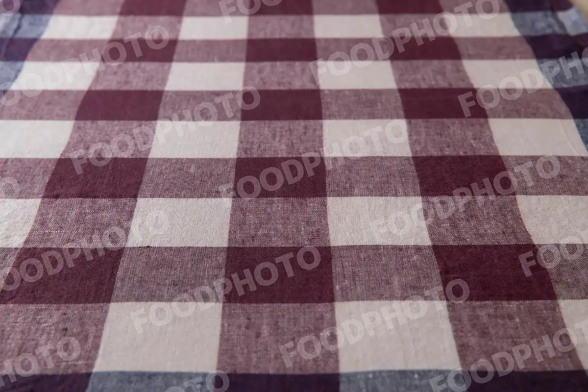 パープル・ホワイト / チェック柄テーブルクロス。 