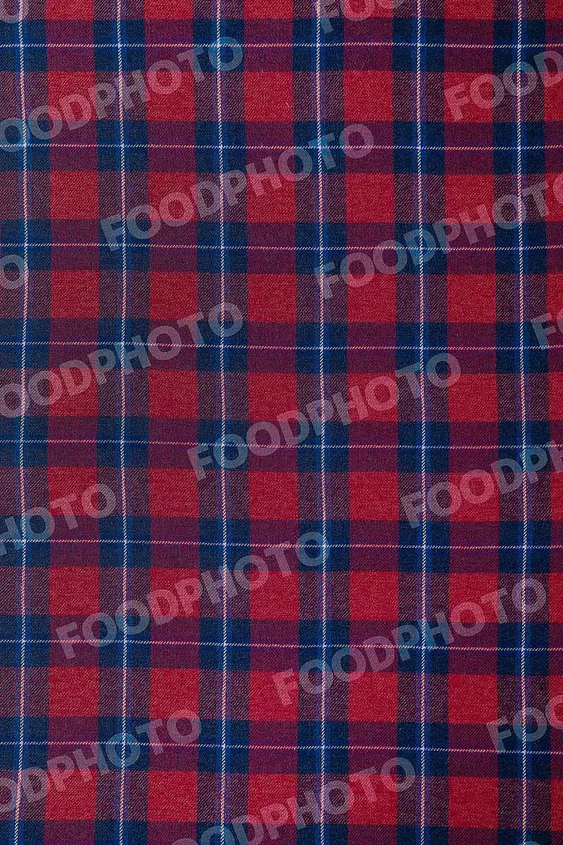 レッド・ネイビー・ホワイト / チェック柄テーブルクロス。 