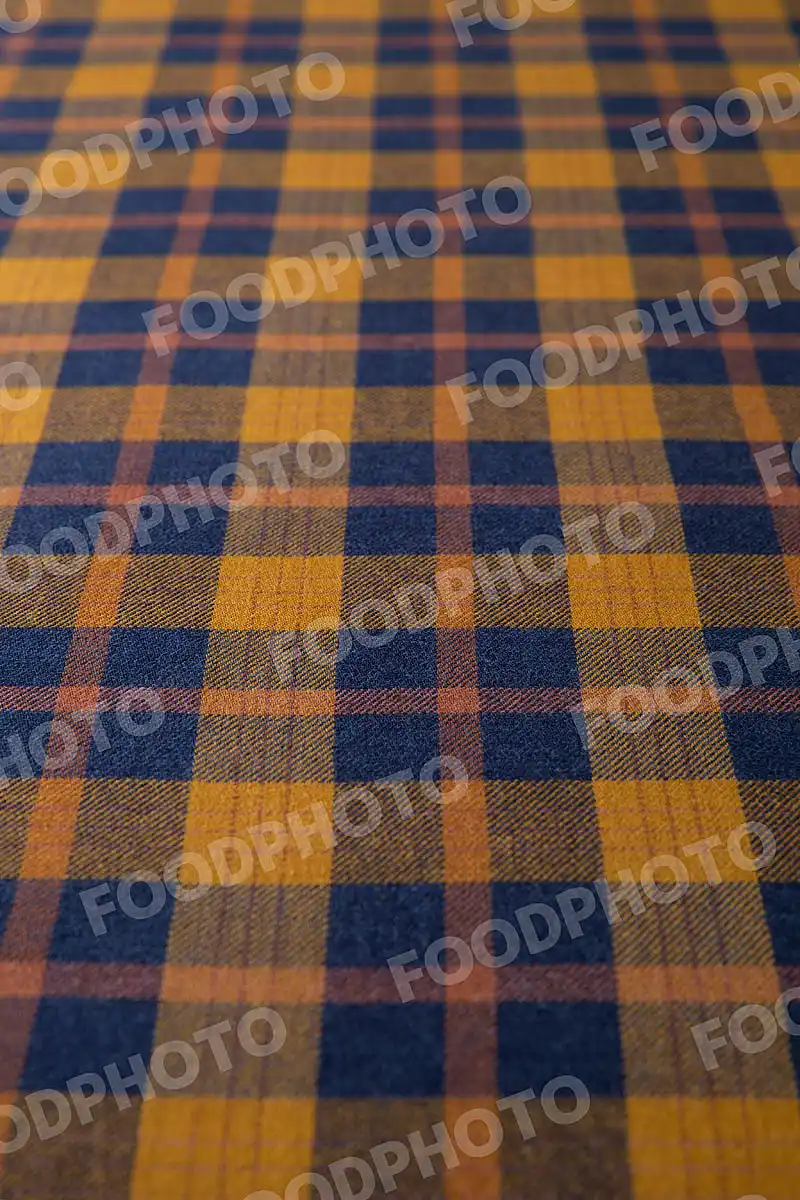 ネイビー・オレンジ / チェック柄テーブルクロス。 