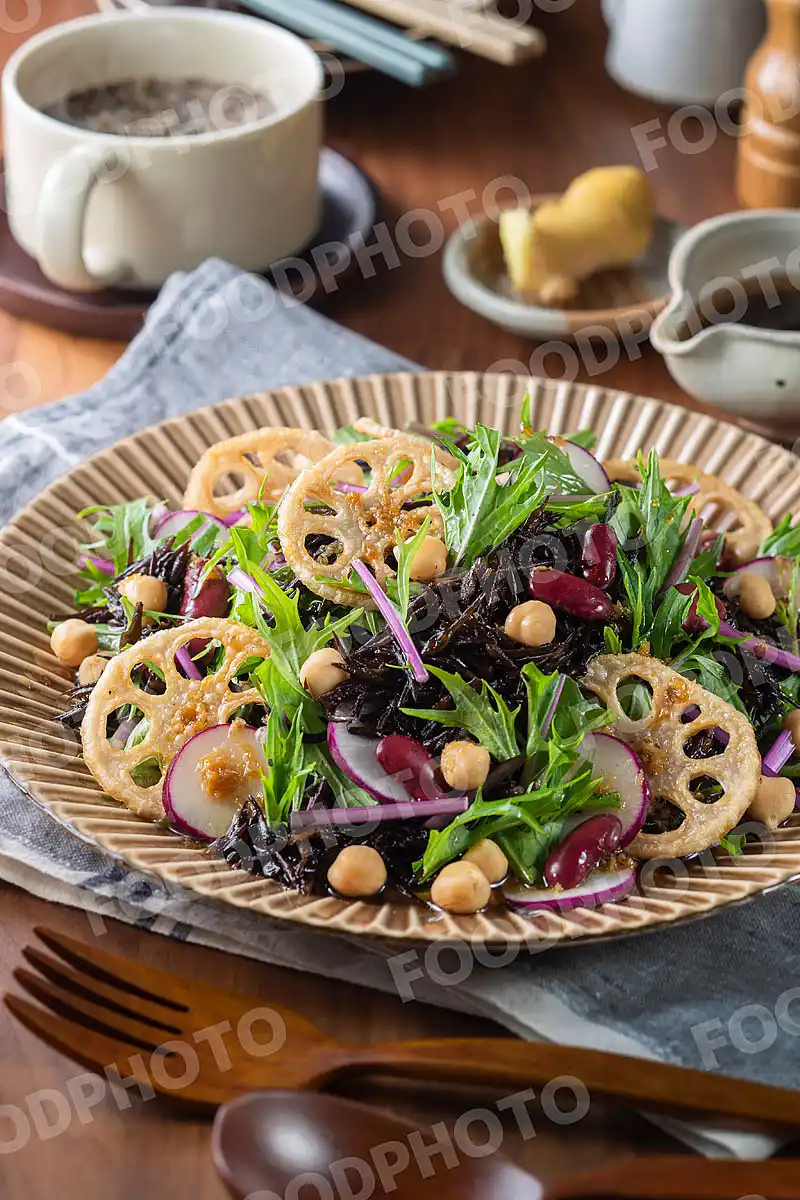 レンコンとひじきのサラダ 