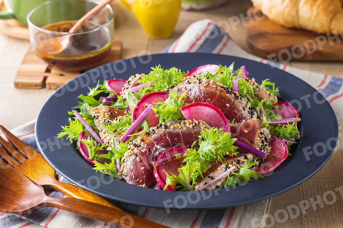 まぐろのたたきサラダ