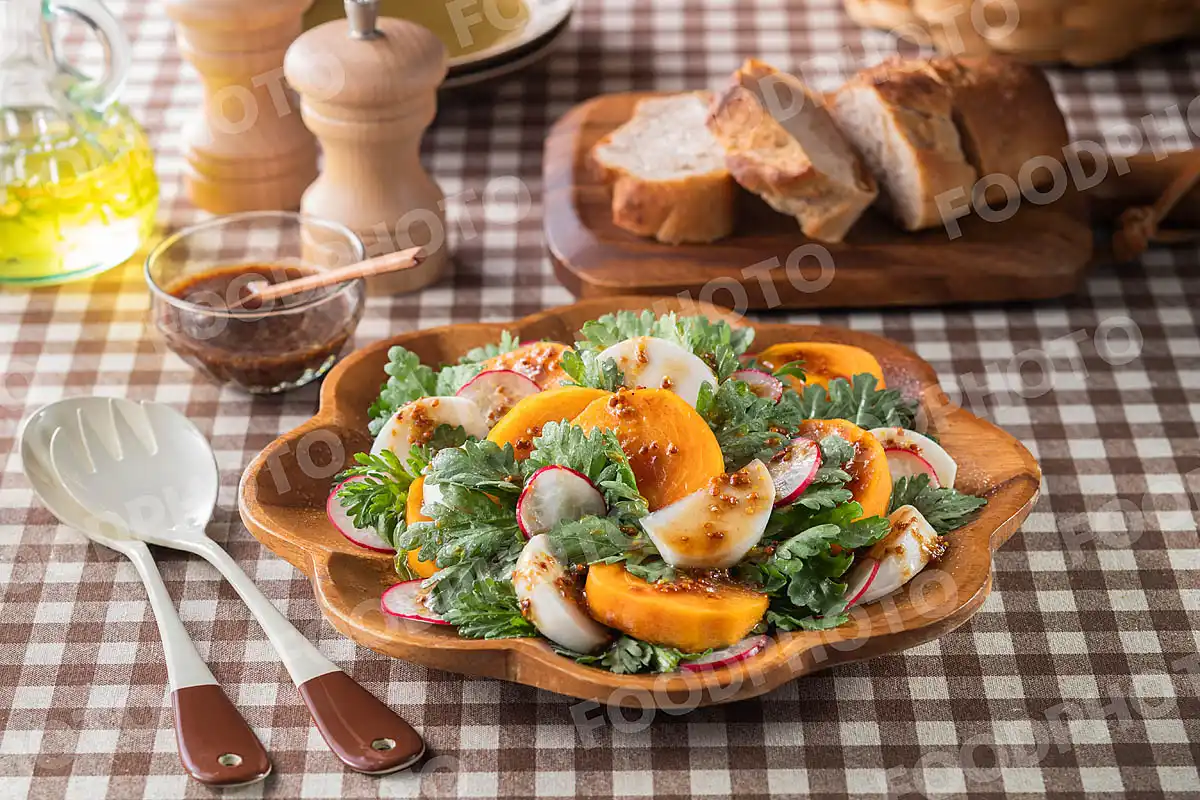 柿とかぶと春菊のサラダ