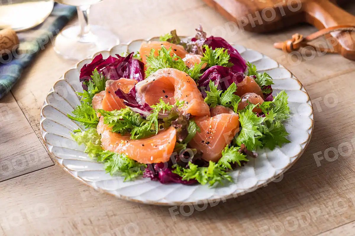 サーモンとわさび菜のサラダ