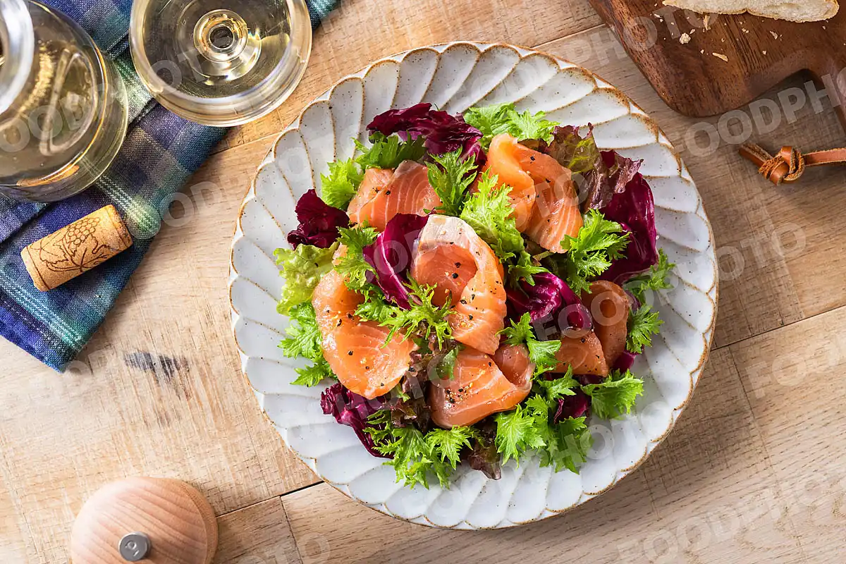 サーモンとわさび菜のサラダ