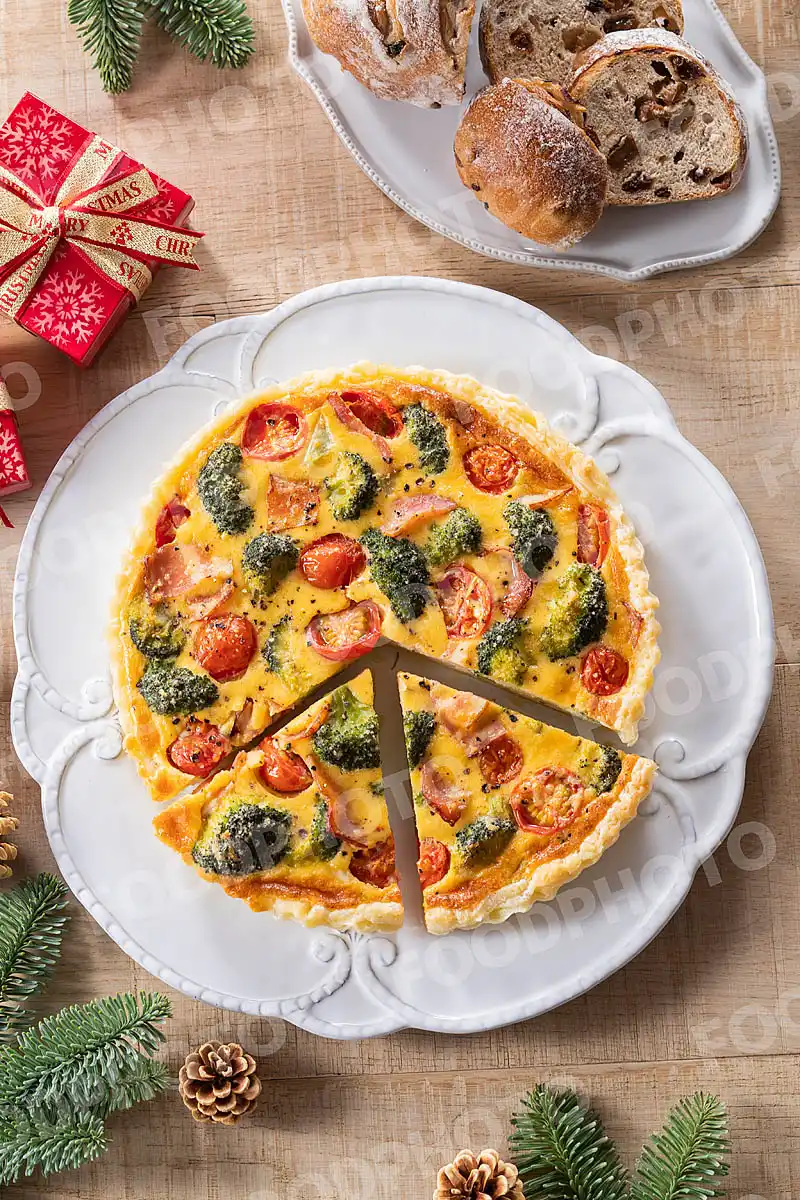 トマトとブロッコリーのキッシュ