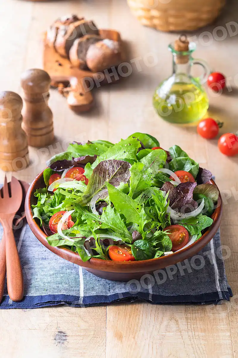 ベビーリーフたっぷりのサラダ