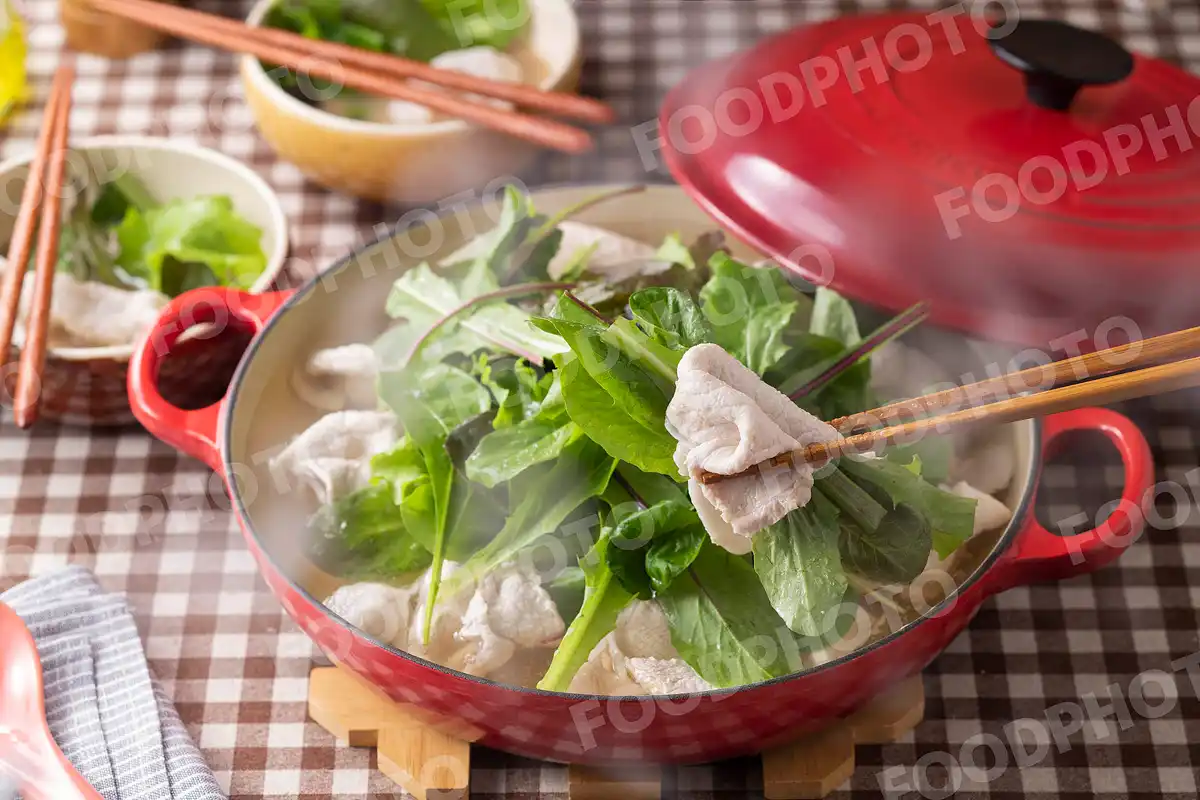 たっぷりベビーリーフの豚しゃぶ鍋