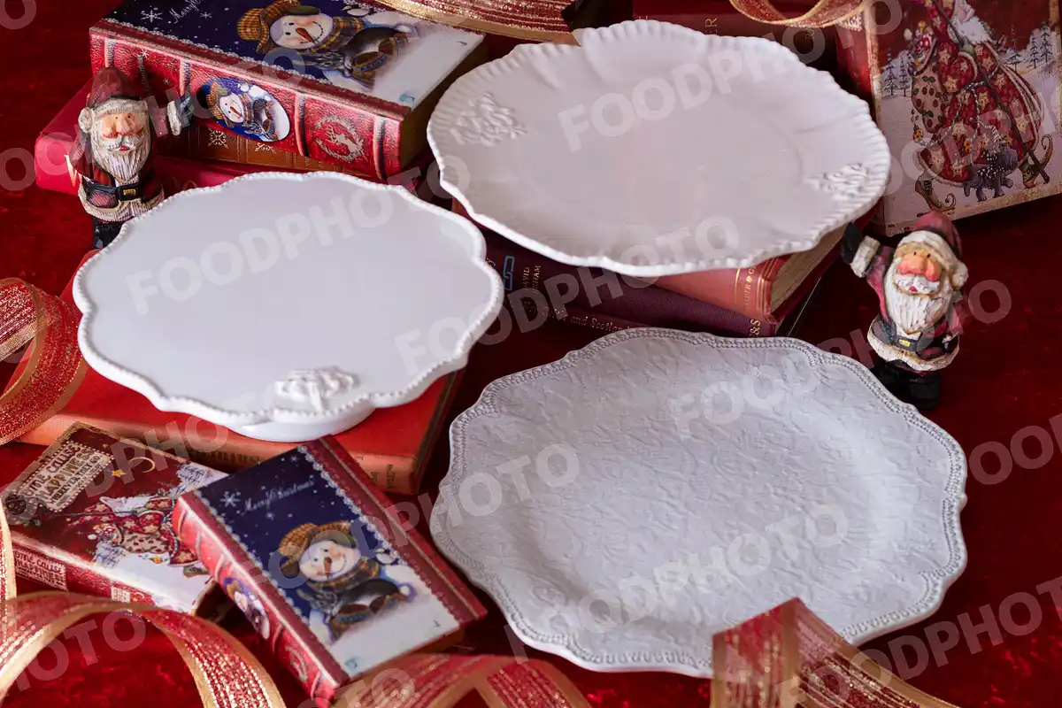 クリスマスイメージのケーキ皿。 