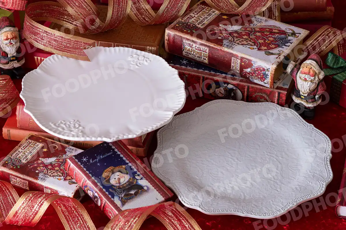 クリスマスイメージのケーキ皿。 